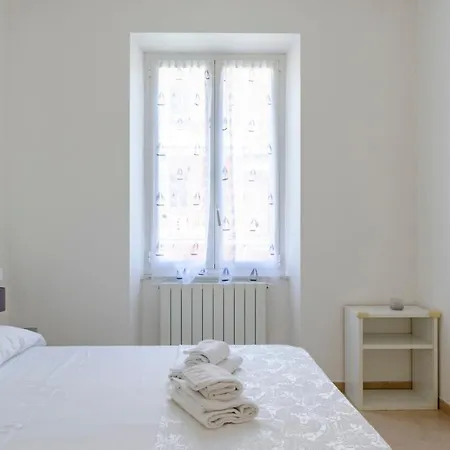 Joivy For 6, Near Centre, And Train Station *
