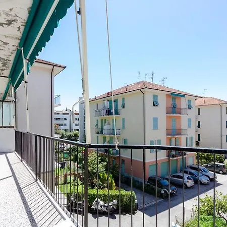 Joivy For 6, Near Centre, And Train Station Appartement